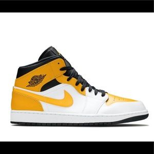 Air Jordan 1 Mid ‘University Gold’. Boys 5.5 (Women’s 7.5)